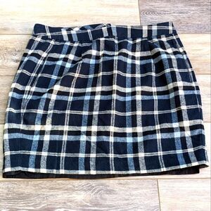Tommy Hilfiger Plaid Skirt with pockets size 12 blue navy white. 100% cotton